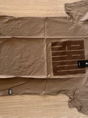 G-Star Brown Tee with Beige Linear Chest Graphic